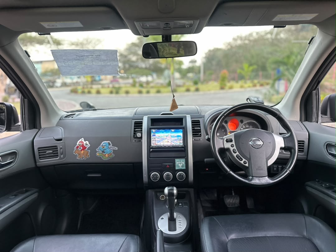 NISSAN EXTRAIL NEW MODEL thumbnail 4